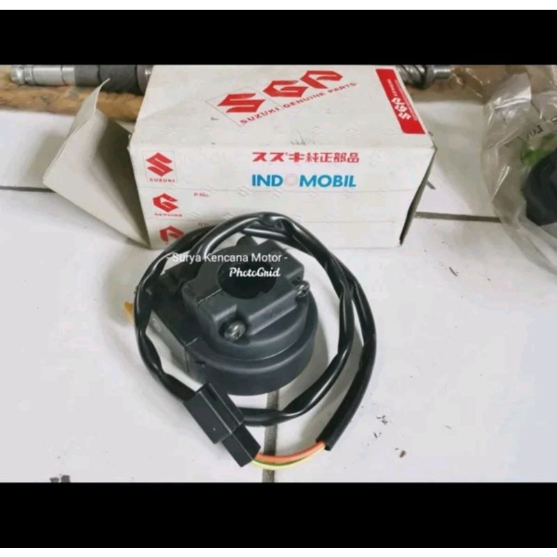 Holder saklar kanan Suzuki New Shogun asli original