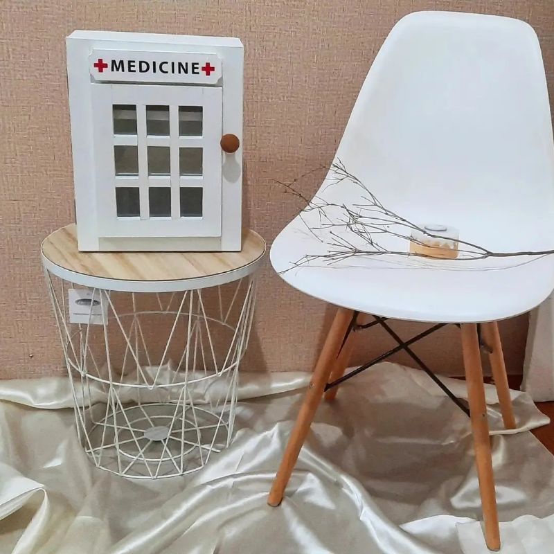 Medicine Box / KotakObat / P3k. Bahan Kayu Lapis Kaca.
