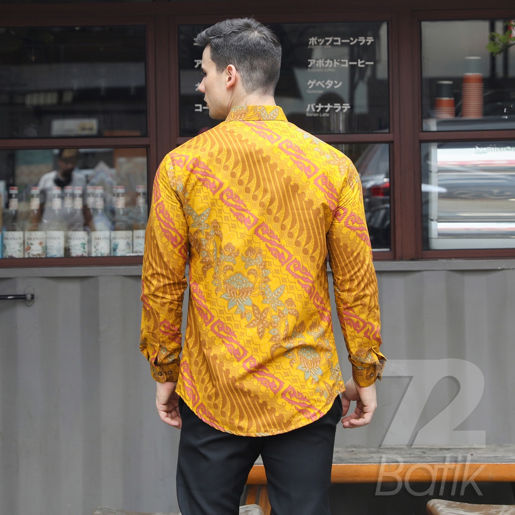 KEMEJA BATIK PRIA Slimfit Lengan Panjang Premium Motif Parang Warna Kuning Orange Slim Fit 729930 Cap 72 - Baju Kemeja Atasan Pakaian Setelan Batik Pria Cowok Laki Laki Remaja Keluarga Kantor Lengan Panjang Modern Slimfit Slim Fit Premium Kekinian