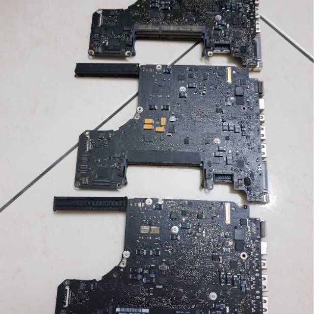 Logic board macbook pro 2010