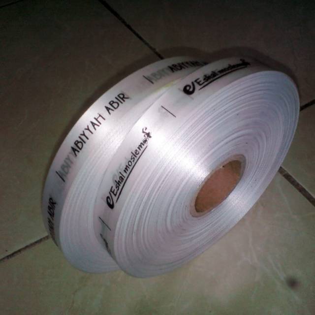 

label hijab murah pita label custom ukuran 2cm pj 180m