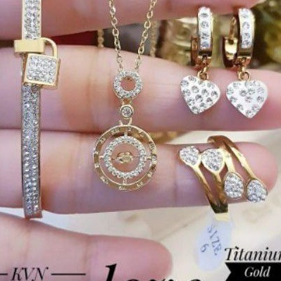 Titanium Set Perhiasan Wanita 653S