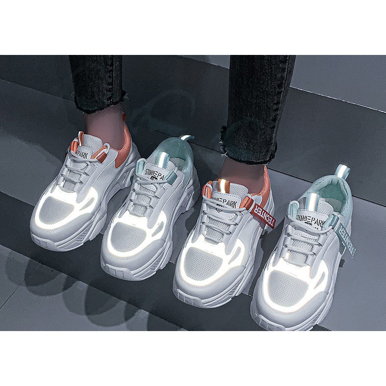 Sepatu sneakers wanita PREMIUM IMPORT dengan NEON LED nyala di waktu gelap DEWASA