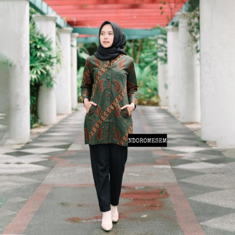 BATIK NDOROMESEM PRABUKAMULYAN BLOUSE KATUN HALUS A11