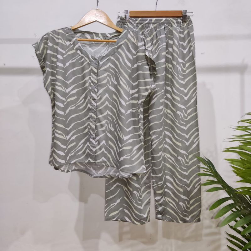 PIYAMA RAYON | PIYAMA VNECK | PIYAMA KEKINIAN | BAJU RUMAHAN-KCPD AL