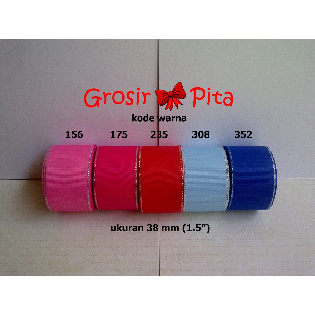 

(25 yard) Pita Grosgrain Glitter Silver ukuran 3,8 cm (1-1/2″) pg 2 | Pita Premium | Toko Bahan Craft | Grosir Pita