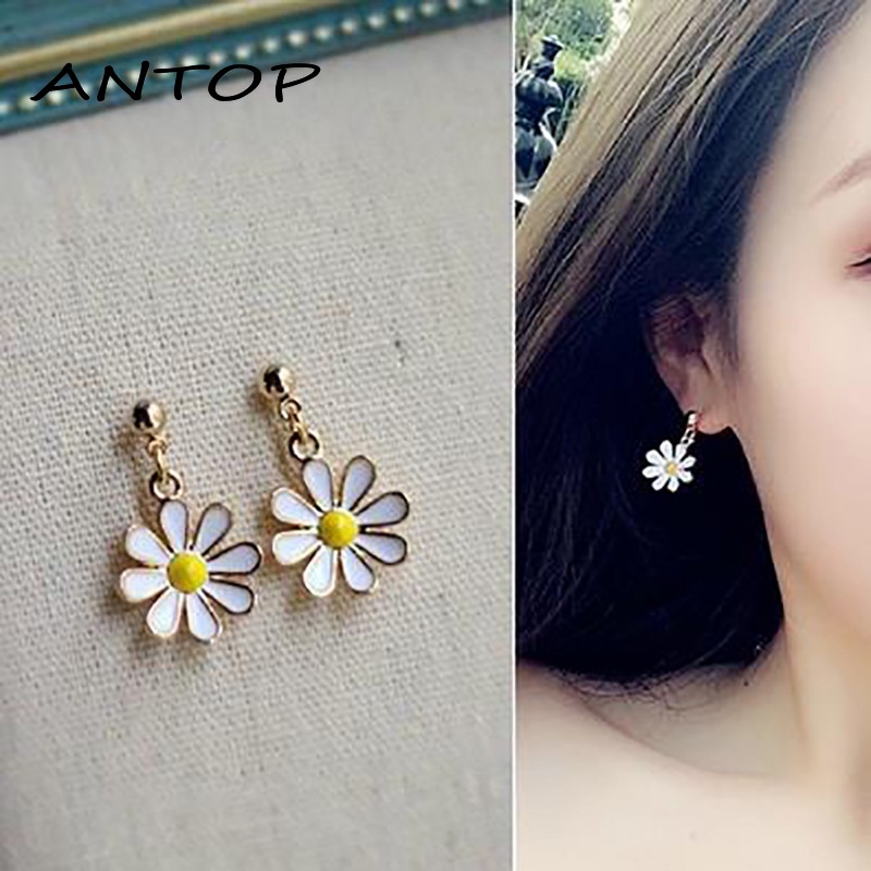 Korea Fashion Little Daisy Earrings Alloy Flower Stud Earrings Manis Wanita Perhiasan Aksesoris  ANTOP