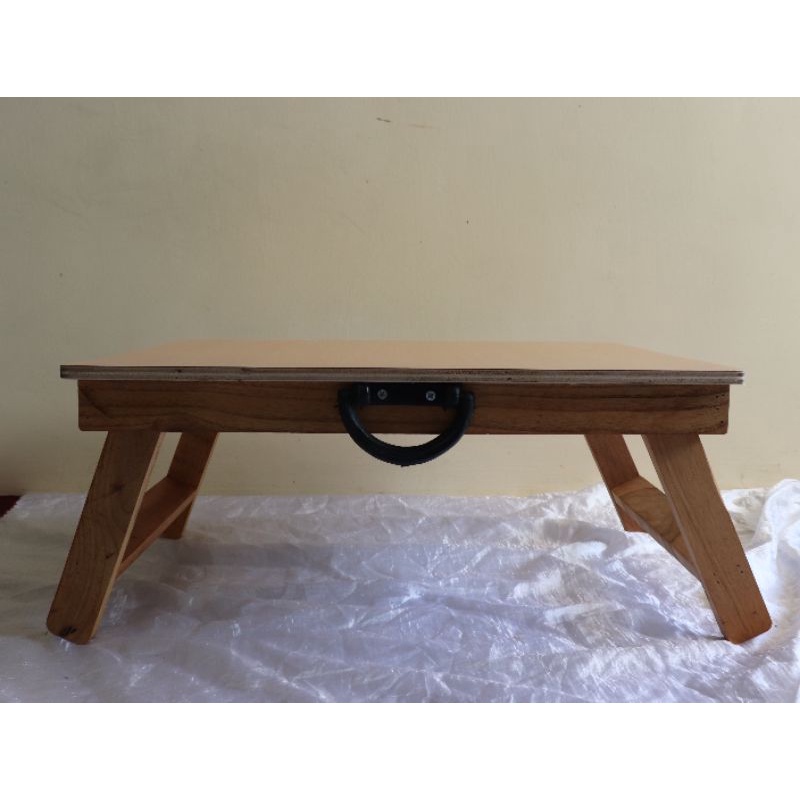 Meja Belajar Kayu Kecil