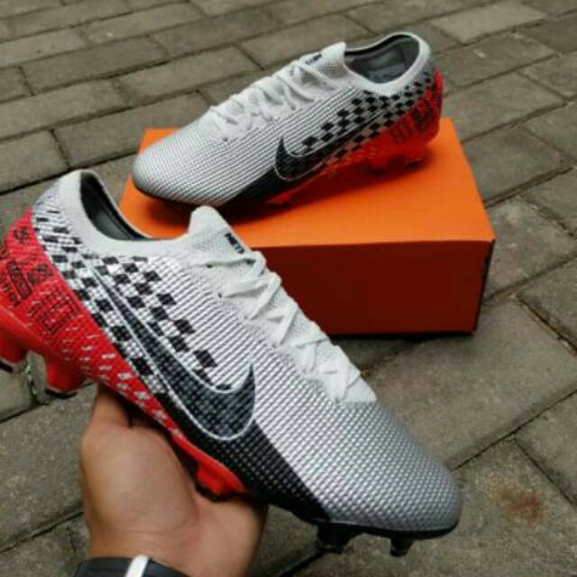 Sepatu bola Nike mercurial vapor Xlll PRO neymar chrome Black red orbit platinum tint 2020-2021