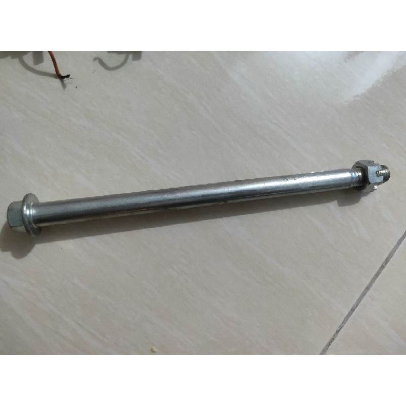 As roda belakang Megapro mono verza