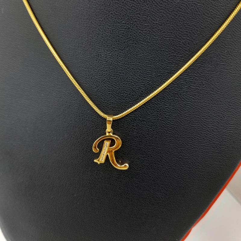 Kalung Huruf Titanium Gold Wanita/ Liontin R/ Anti Karat Dan tidak Luntur