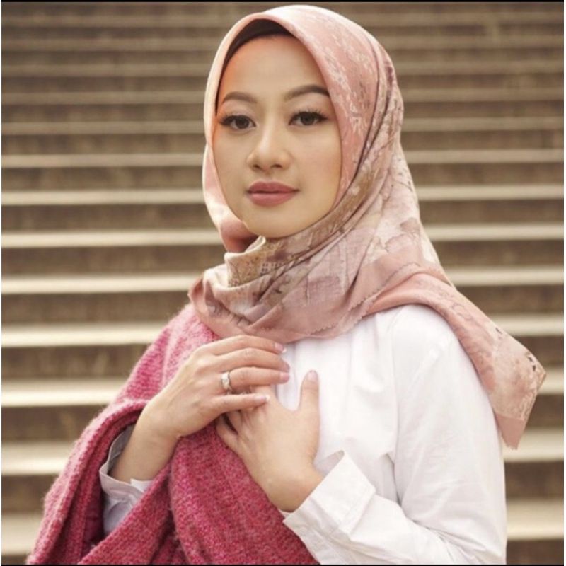 Preloved buttonscarves new york 1 Apricot