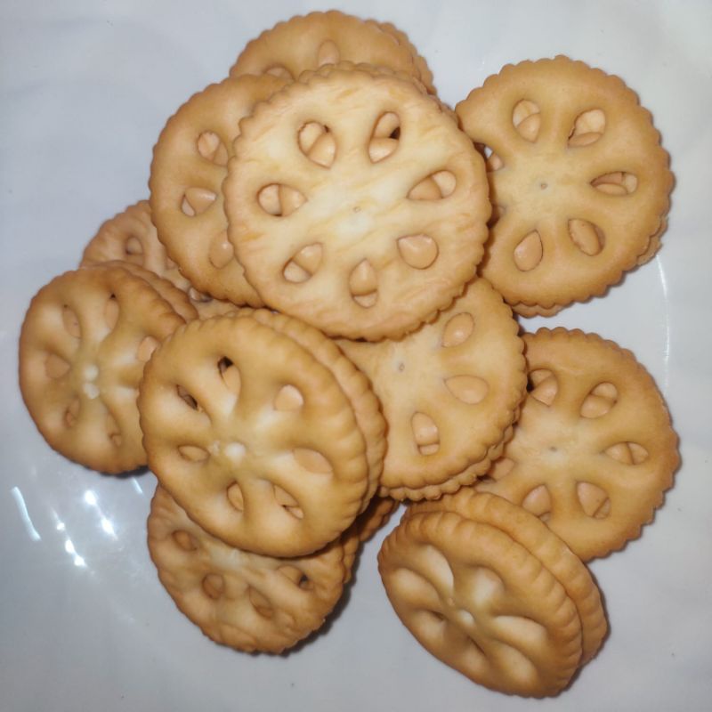 

BISKUIT KACANG 500 GRAM BISKUIT SELAI KACANG KILOAN KUE CEMILAN MURAH SNACK TERLARIS FREE ONGKIR COD