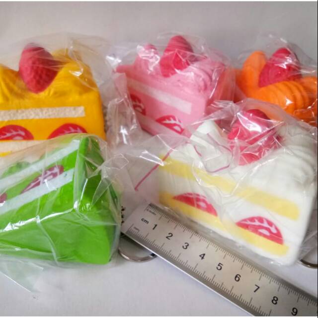 SQUISHY MEDIUM STRAWBERRY SLICE CAKE