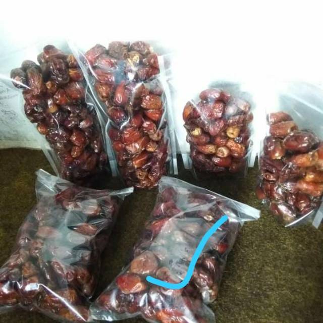 

Paket kurma 1kg