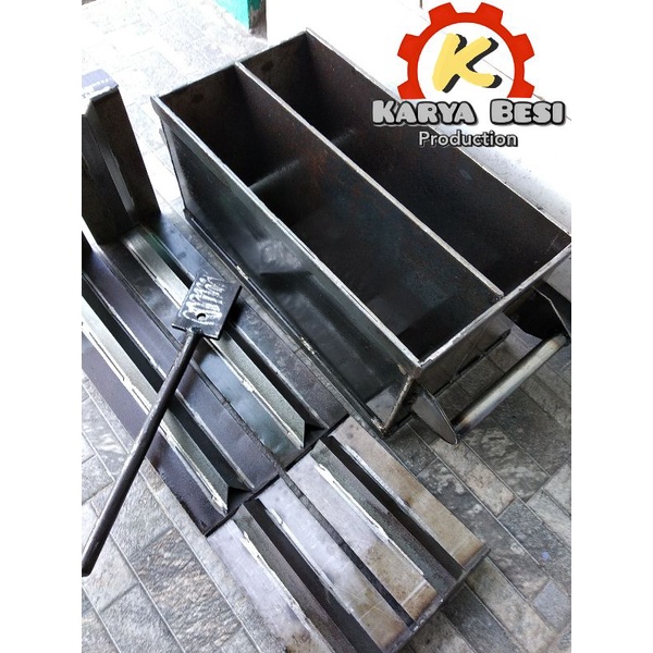 35x15x8cm//Cetakan batako engsel dobel