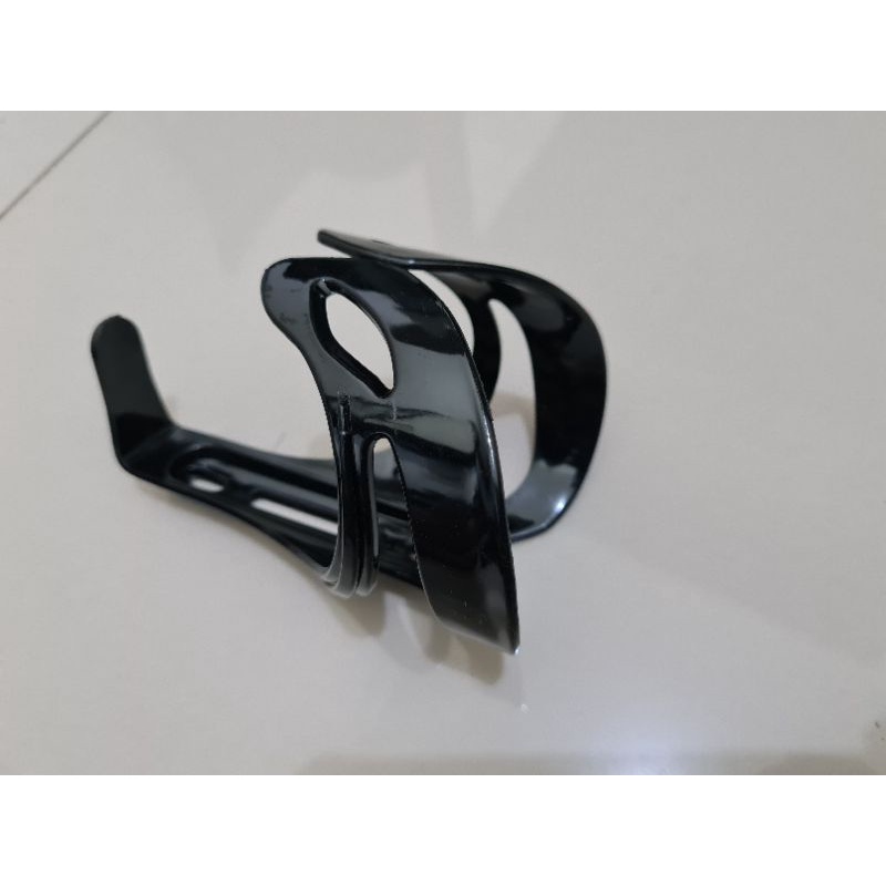 BOTTLE CAGE TEMPAT BOTOL RAK BRACKET DUDUKAN MOUNTING AIR MINUM SEPEDA MTB ROADBIKE BALAP MINION ROAD BIKE SELI LIPAT FOLDING BIKE FEDERAL KLASIK CLASSIC COMMUTER CITY BIKE BICYCLE BIDON ALLOY ATOM PLASTIC ALUMUNIUM