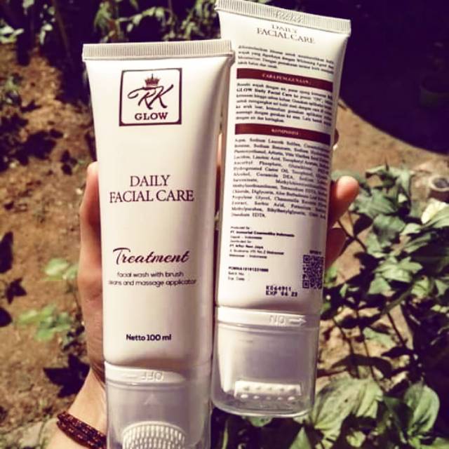FACIAL TREATMENT PEMBERSIH WAJAH