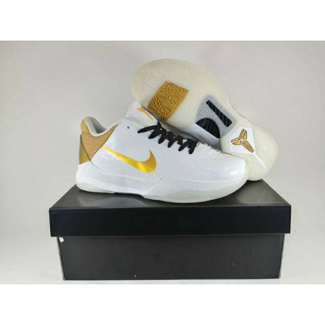 SEPATU BASKET KOBE PROTRO 5 BIG STAGE