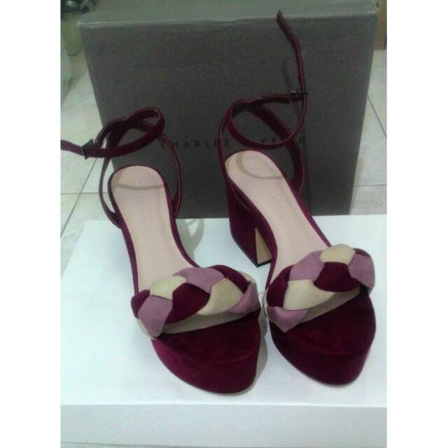 Preloved Sepatu Sandal Charles and Keith