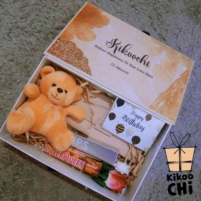 

Gift Box Hadiah Ulang Tahun Cewek Kado Pacar Anniversary Wisuda Istri - Dgn Lipstick