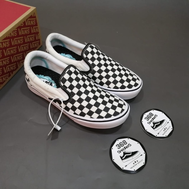 comfycush checkered vans