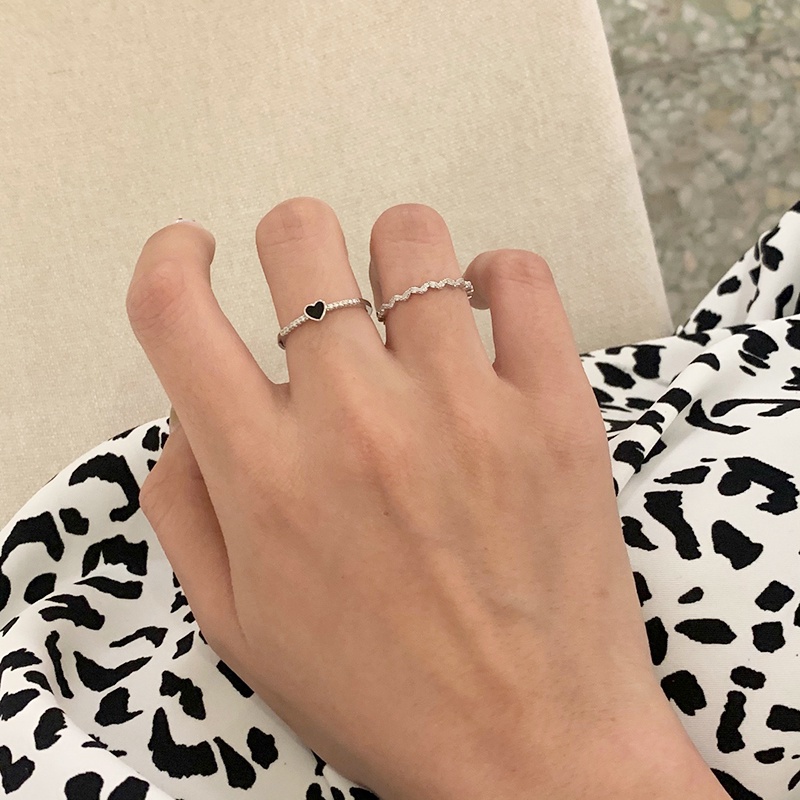 2pcs / Set Cincin Model Terbuka Desain Ombak Hati Hitam Bahan Silver Untuk Wanita