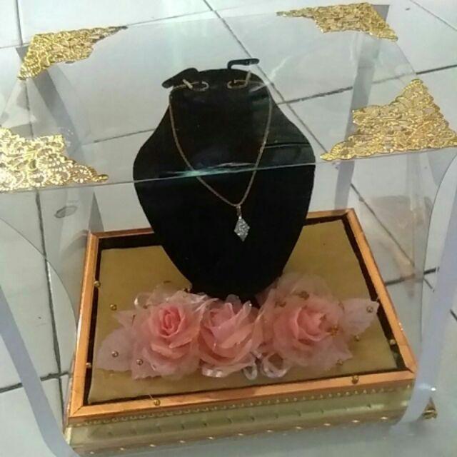 Tempat Perhiasan Untuk Kalung Warna Biru Frame Silver