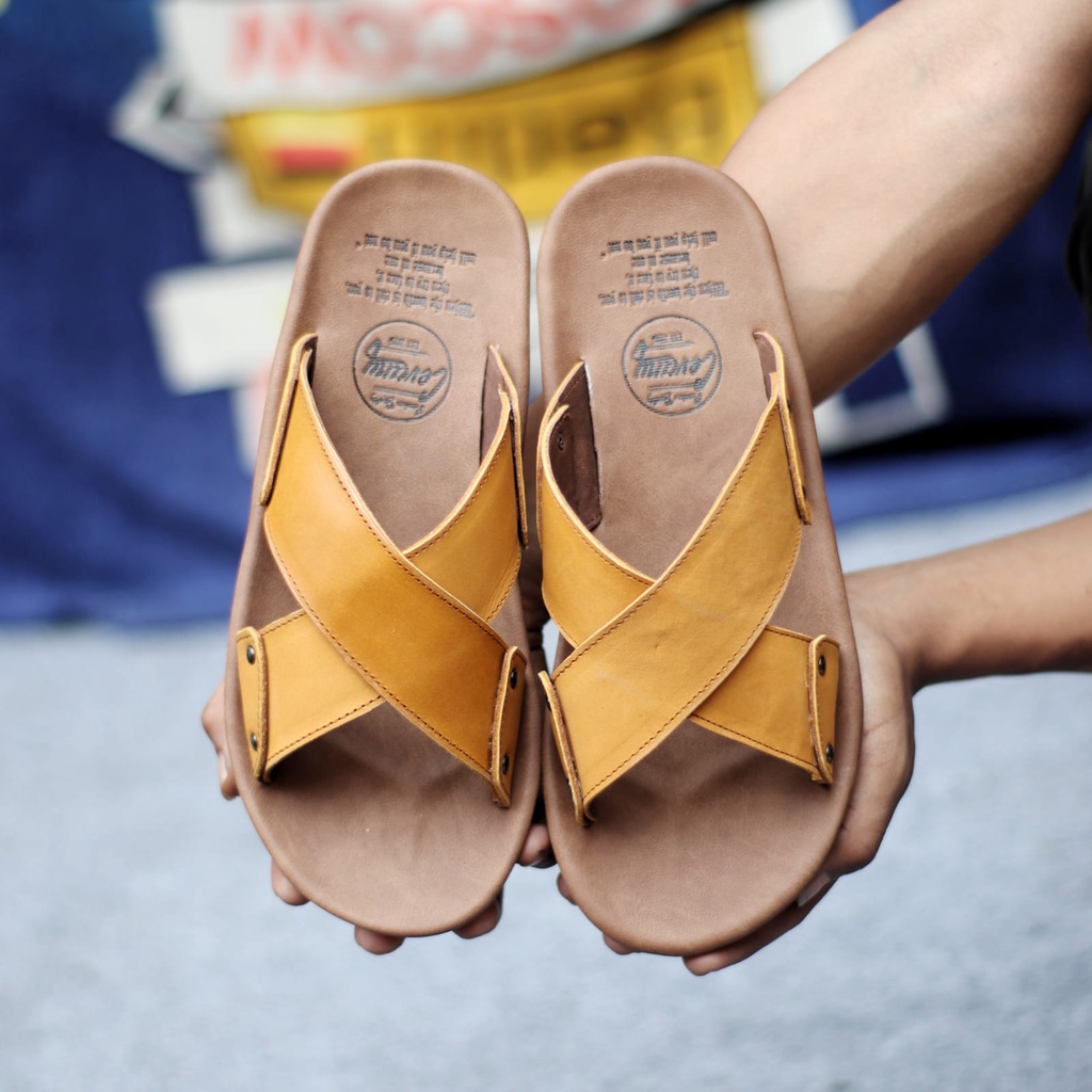 MOLK|Sandal Slop Pria Kulit Asli Original Distro Trendy Kekinian Traveling Cowok Hitam