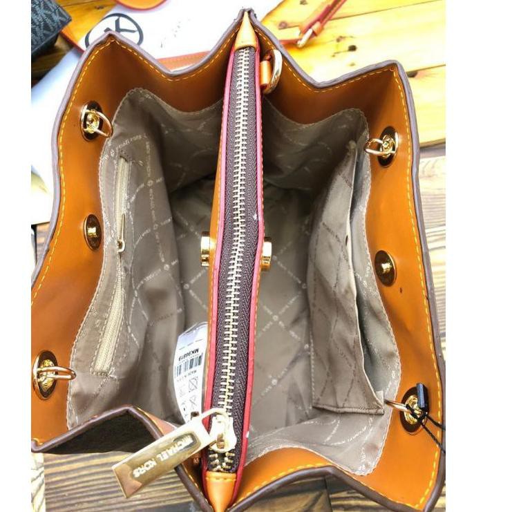 MK TEAGEN SEMPREM  BOKUK  26x20 .