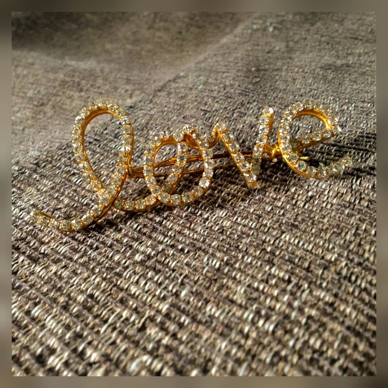 Bros Huruf Tulisan Love Bros Hijab Bros Jilbab Love Brooch Kristal Gold Silver Titanium Anti Karat