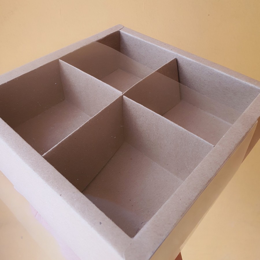 

Kotak Dus Mika Polos Box Hampers Packaging Kue Eggtart Cake Kue Roti Mika Polos Sekat 4 Box Hampers