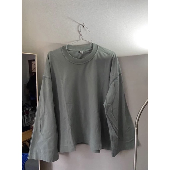 preloved sweater uniqlo