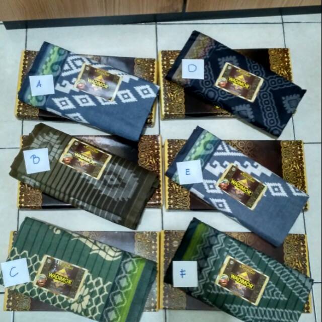 sarung tenun wadimor warna motif Bali