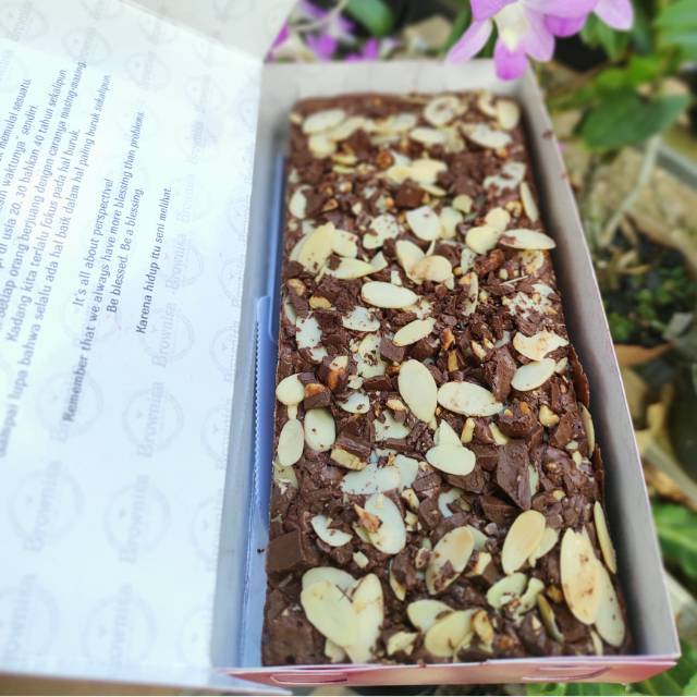 

Brownies Panggang Silverqueen Almond