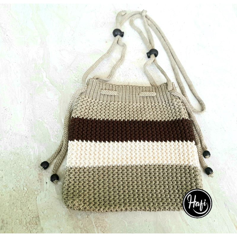 tas rajut serut oval tiga warna / selempang