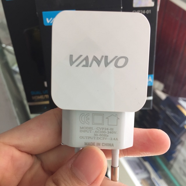 TRAVEL CHARGER VANVO