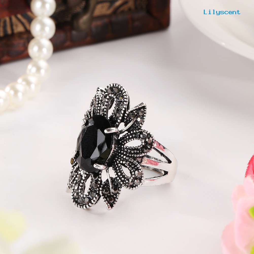 Ls Perhiasan Cincin Alloy Resin Vintage Desain Bunga Hollow Untuk Wanita