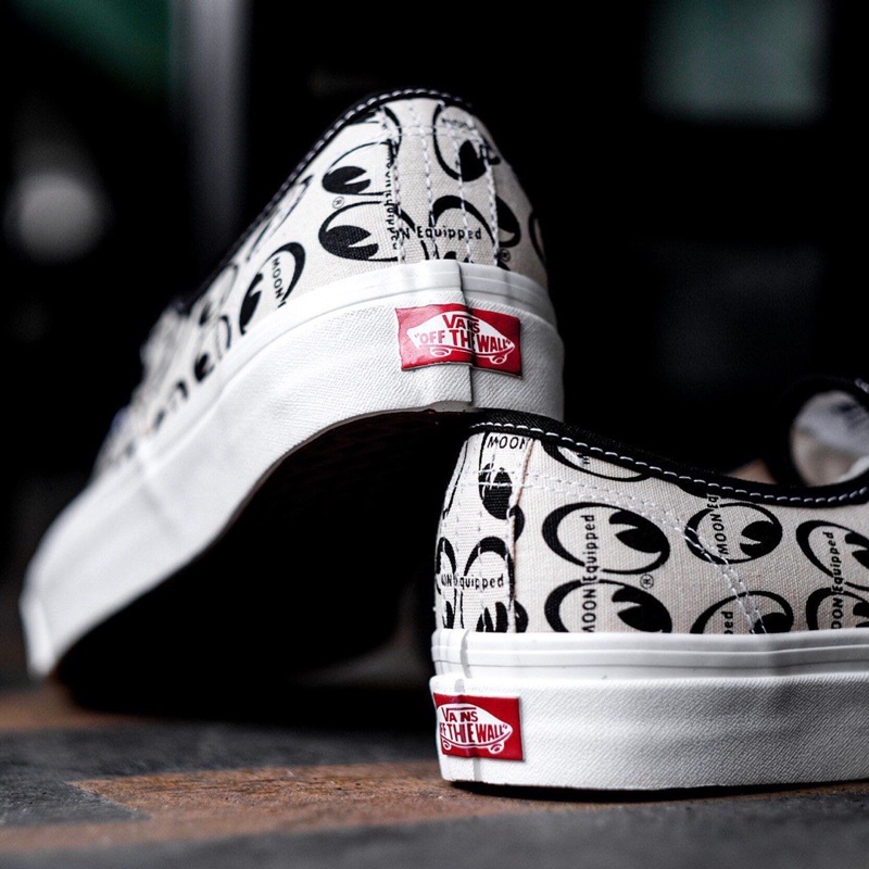 VANS AUTHENTIC X @mooneyesjp 44 DX ANAHEIM FACTORY / WHITE ORIGINAL 100%