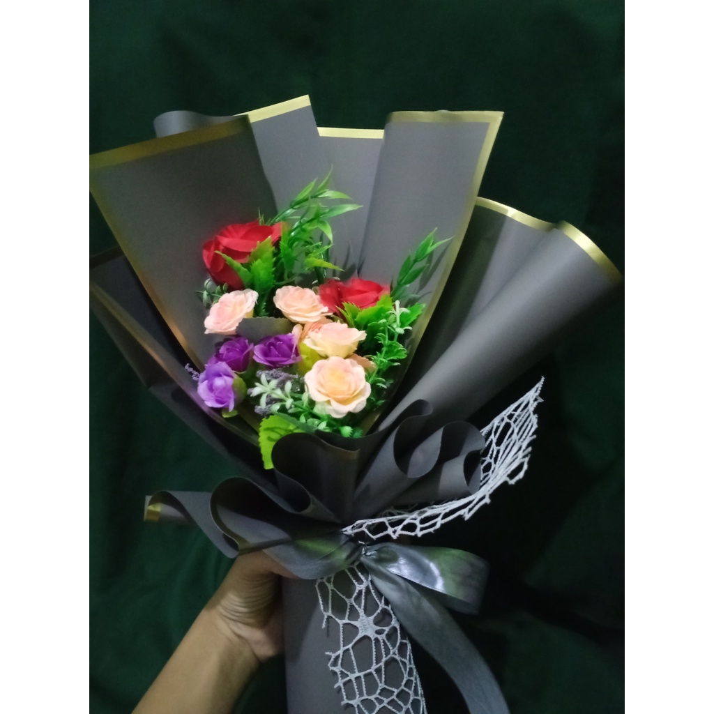 

Bouquet Bunga Medium | Buket Bunga Kado Murah, Gratis Kartu Ucapan