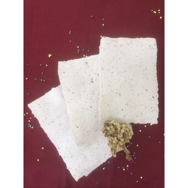 

Handmade paper ( kertas daur ulang) 100 % alami dan ramah lingkungan