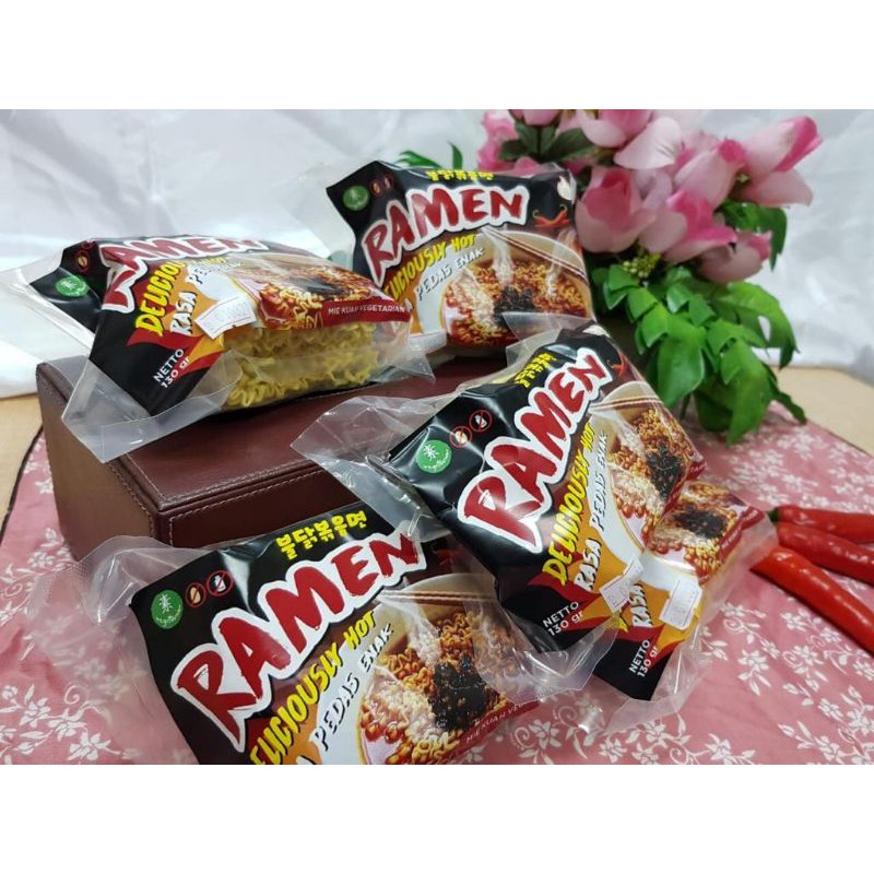 

MIE VEGETARIAN - RAMEN DELICIOUSLY HOT (RASA PEDAS ENAK)