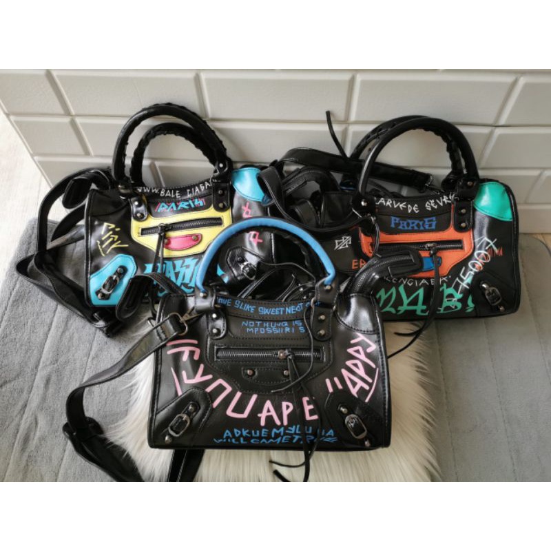 

BALEN CIAGA EDGE GRAFFITI MEDIUM