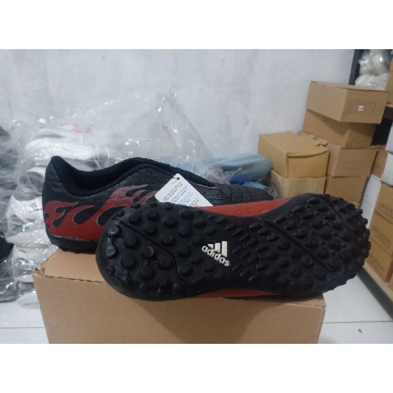 sepatu futsal olahraga bola futsal Nk.Fire