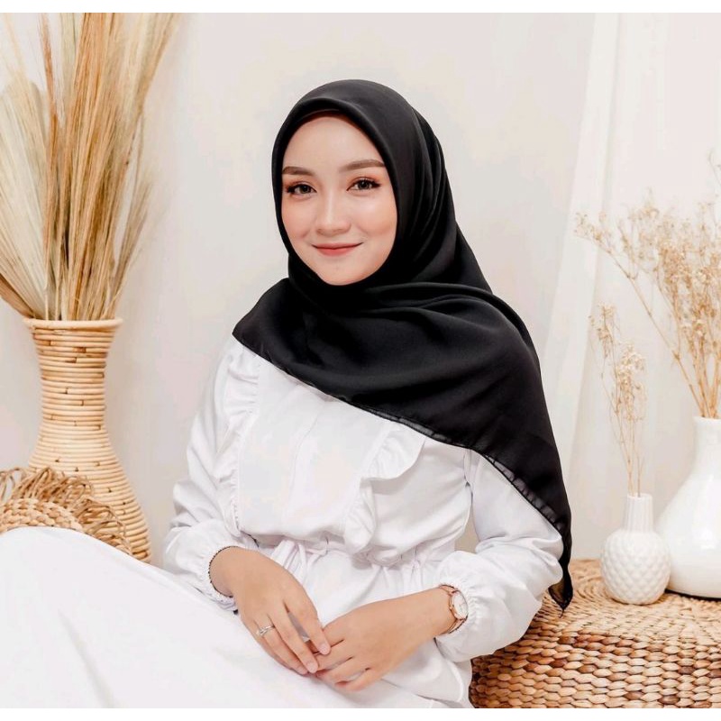 Hijab segiempat Bella Square polly cotton
