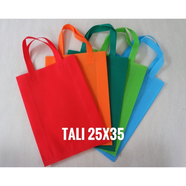 

GOODIE BAG TALI LIPAT SAMPING 25x35 (tas souvenir promosi pameran spunbond)