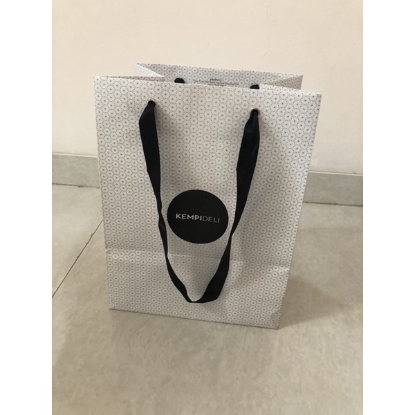 

paperbag/paper bag/tas kertas/bungkus kado kempideli