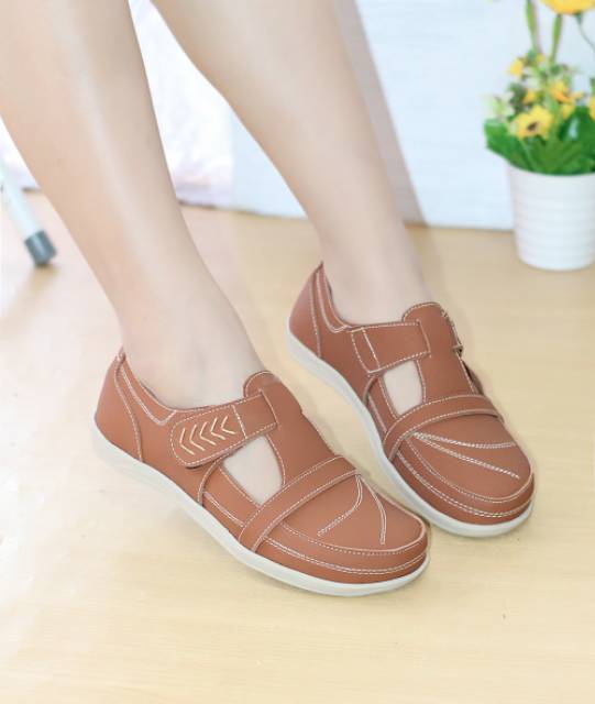 Sepatu Sneakers Casual Mulan 2102