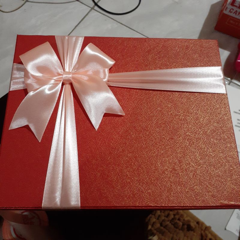 HARDBOX GIFTBOX MERAH KOTAK KADO Custom Size dan Warna