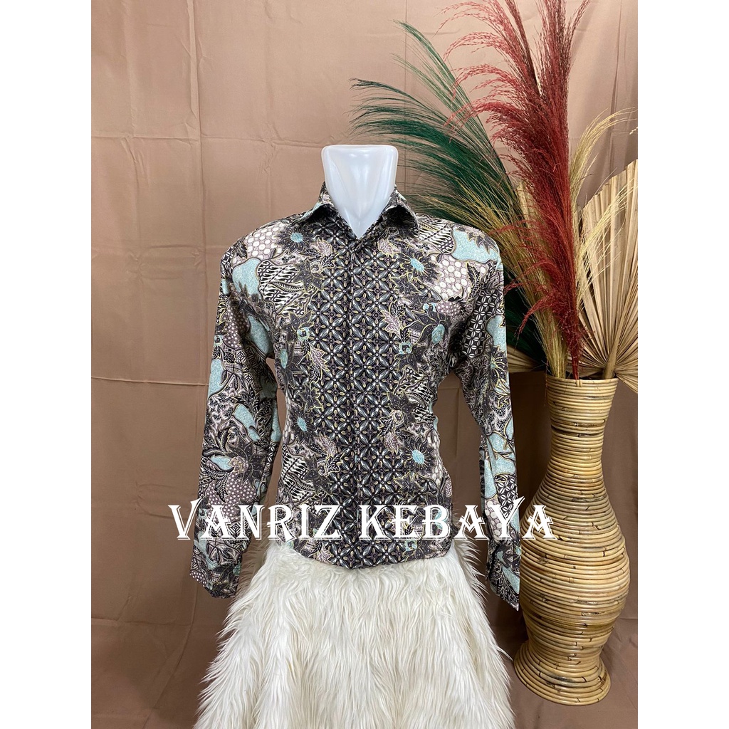 Vanriz Kebaya-Kemeja Batik Lengan Panjang Pria